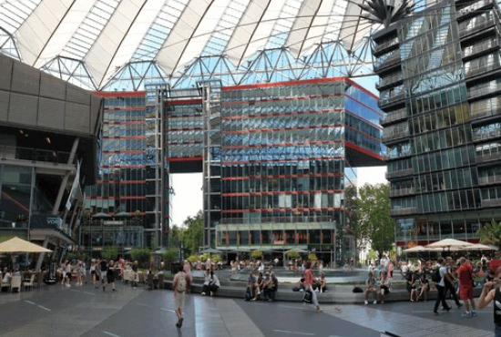 Einkaufszentrum, Typ Urban-Entertainment-Center ✩ Sony Center am Potsdamer Platz in Berlin